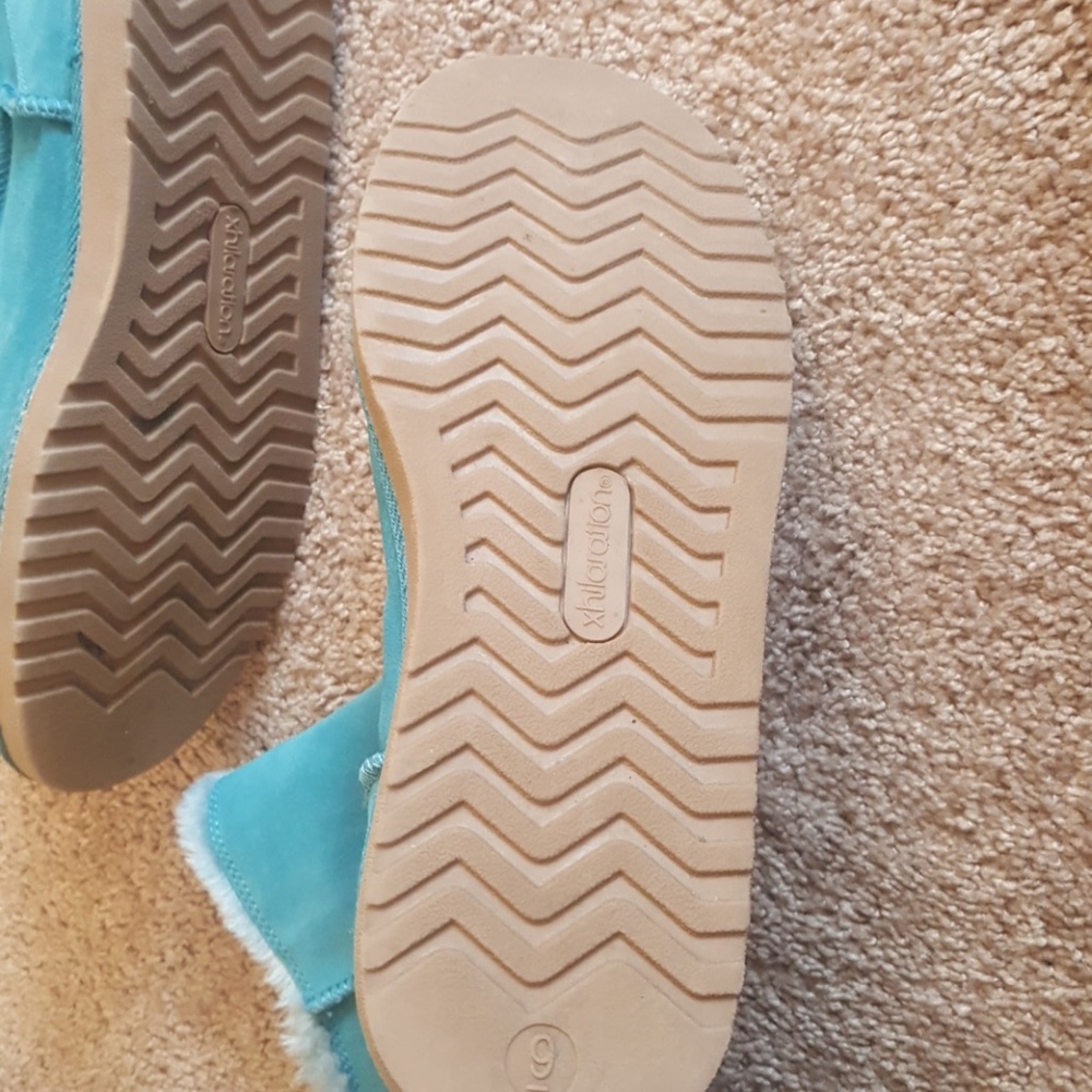 Boots - Picture 4 of 4